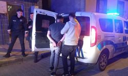 MANİSA -  Mahalle bekçisi ile 2 kişiyi bıçaklayan şüpheli tutuklandı