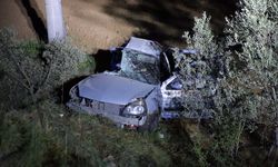 MUĞLA - Otomobil ve kamyonetin çarpıştığı kazada 2 kişi öldü, 4 kişi yaralandı