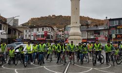 Bayburt’ta yağmur çamur dinlemeyen bisikletli grup pedalları sağlıklı yaşam için çevirdi
