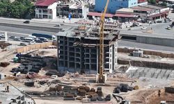 Depremin simgesi Ebrar Sitesi’nin yerinde binalar yükseliyor