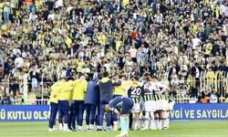 Fenerbahçe, şampiyonluk umudunu son 2 haftaya taşıdı