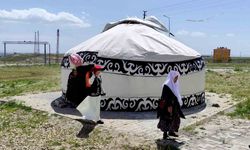Kurdukları otağda Kırgız kültürünü tanıtıyorlar