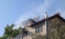 Ortaca’da 5 katlı binanın çatı katında yangın çıktı