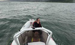 Sapanca Gölü’nde mahsur kalan 2 kişi AFAD ekiplerince kurtarıldı