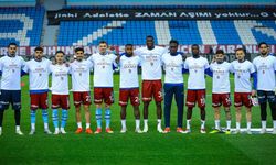 Trendyol Süper Lig: Trabzonspor: 2 - İstanbulspor: 0 (İlk yarı)