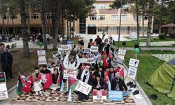 Üniversite öğrencilerinden Filistin’e destek için oturma eylemi