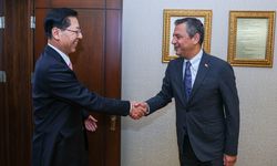 ANKARA - CHP Genel Başkanı Özel, Çin'in Ankara Büyükelçisi Shaobin ile görüştü