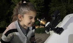ANTALYA - Kumluca'da öğrenciler, gökyüzünü teleskopla inceledi