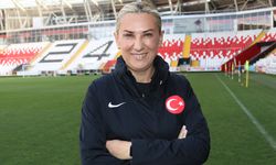 ERZİNCAN - A Milli Kadın Futbol Takımı, Azerbaycan maçı hazırlıklarını tam kadro sürdürdü