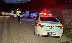 KARABÜK - İki otomobilin çarpıştığı kazada 4 kişi yaralandı