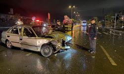 KAYSERİ - Servis minibüsü ile otomobilin çarpışması sonucu 11 kişi yaralandı