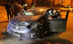 KIRIKKALE - 2 otomobilin çarpıştığı kazada 5 kişi yaralandı