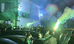 SAKARYA - Trendyol 1. Lig'de play-off finaline kalan Sakaryaspor'u taraftarları karşıladı