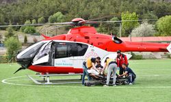 TRABZON - Testere ile parmağı kesilen kişi ambulans helikopterle Trabzon'a sevk edildi