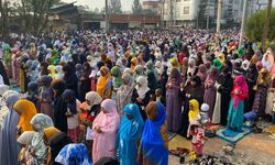 Etiyopya’da binlerce Müslüman bayram namazında saf tuttu