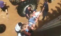 İluh Deresi’ne devrilen minibüsteki yaralı traktörle kurtarıldı