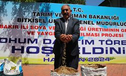 DİYARBAKIR - Yüzde 75 hibe ile çiftçilere soya ile ayçiçeği tohumu dağıtıldı