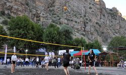 HAKKARİ - Çukurca'daki festival çeşitli etkinliklerle sürüyor