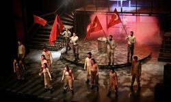 SAMSUN - "Yüzyıllık Destan: Savaş" oyunu tiyatroseverlerle buluştu