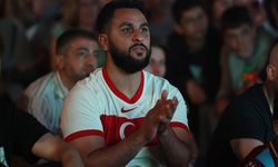 TRABZON - Trabzon'da Türkiye - Çekya maçı kurulan dev ekrandan takip edildi