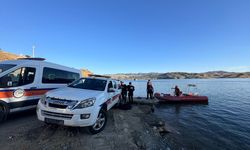 TUNCELİ - Feribottan atladığı iddia edilen kişinin bulunması için çalışma başlatıldı