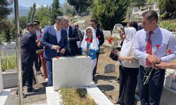 15 Temmuz şehitleri Metin Arslan ve Barış Efe, Karabük'te mezarları başında anıldı