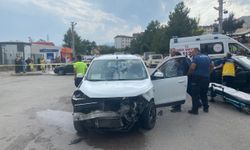 Karabük'te 3 aracın karıştığı kazada 5 kişi yaralandı