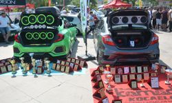 Modifiye araç tutkunları Düzce'de festivalde buluştu