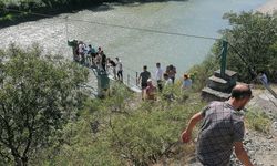 Serinlemek için Yeşilırmak'a giren genç boğuldu