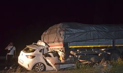 AMASYA - Tıra çarpan otomobildeki 5 kişi yaralandı