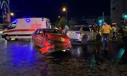 KAYSERİ - İki otomobilin çarpıştığı kazada 4 kişi yaralandı