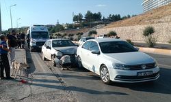 Adıyaman'da iki otomobilin çarpıştığı kazada 2 kişi yaralandı