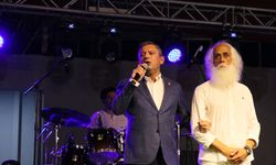 AYDIN - CHP Genel Başkanı Özel, Aydın'da konser veren Suavi'yi dinledi