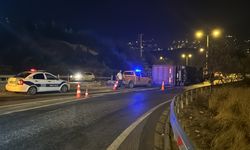 Hatay'da devrilen tırın şoförü yaralandı