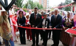 KASTAMONU - Atatürk'ün Kastamonu'ya gelişi dolayısıyla hazırlanan sergiler açıldı