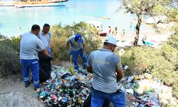 MUĞLA - Fethiye'de deniz kenarından 50 torba çöp toplandı