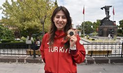 AFYONKARAHİSAR - Milli tekvandocu Meryem Betül Çavdar, 2028 olimpiyatlarında hedeflerini büyütmek istiyor