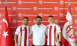 Antalyaspor’da Petrusenko ve Abdurrahim için imza töreni düzenlendi