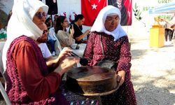 Göktepe’nin kadınları hamur leğenleriyle kültürlerine ritim katıyor