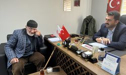 ARDAHAN - Huzurevinin 92 yaşındaki sakini deyişleriyle misafirlerini ağırlıyor