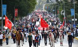 BİLECİK - Söğüt'teki şenliklerde yurdun dört bir yanından gelen Yörükler törenle karşılandı