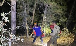 ÇORUM - Motosikletle dere yatağına düşen baba ve oğlunu AFAD ekibi kurtardı
