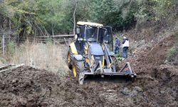 KASTAMONU - 18 yıl önce kaybolan kadının oğlunun evinin bahçesi kepçeyle aranıyor