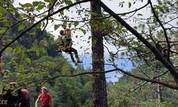 KASTAMONU - Kayalıklarda mahsur kalan 2 madenci helikopterle kurtarıldı