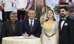 MARDİN - CHP Genel Başkanı Özgür Özel, nikah şahidi oldu