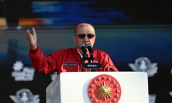 ADANA - Cumhurbaşkanı Erdoğan: "Bugün burada Türkiye Yüzyılı'nın mimarı olacak genç yüreklerimiz parlak zihinlerimiz var"