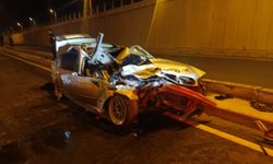 Kastamonu'da kamyona çarpan otomobildeki 3 kişi yaralandı