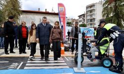 Sinop'ta öğrenciler, Mobil Trafik Eğitim Tırı'nda trafik kurallarını uygulamalı olarak deneyimledi