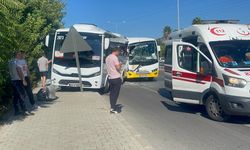 Antalya’da tur midibüsleri çarpıştı: 12 yaralı