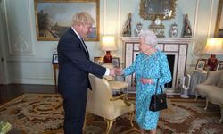 Eski İngiltere Başbakanı Johnson’dan, “Kraliçe II. Elizabeth kemik kanseriydi” iddiası